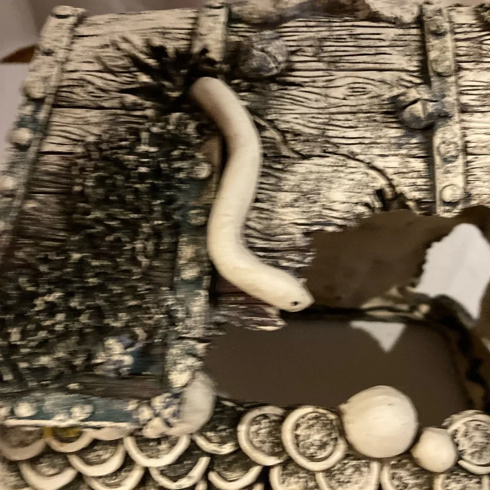 Aquarium treasure chest decor large